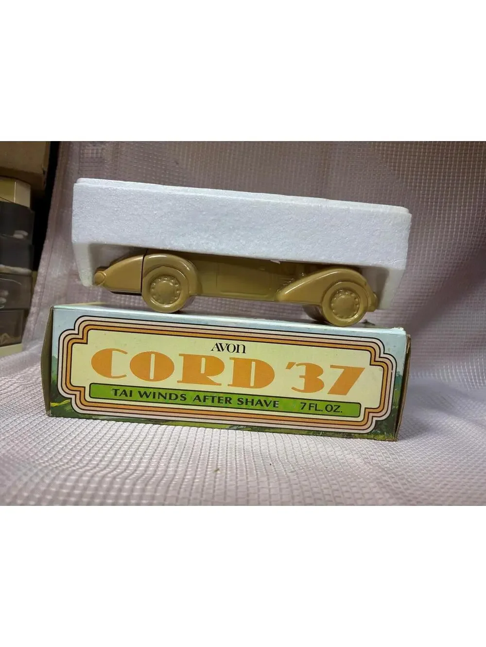 261 - Vintage AVON CORD '37 CAR After Shave Decanter With Original Box - FULL